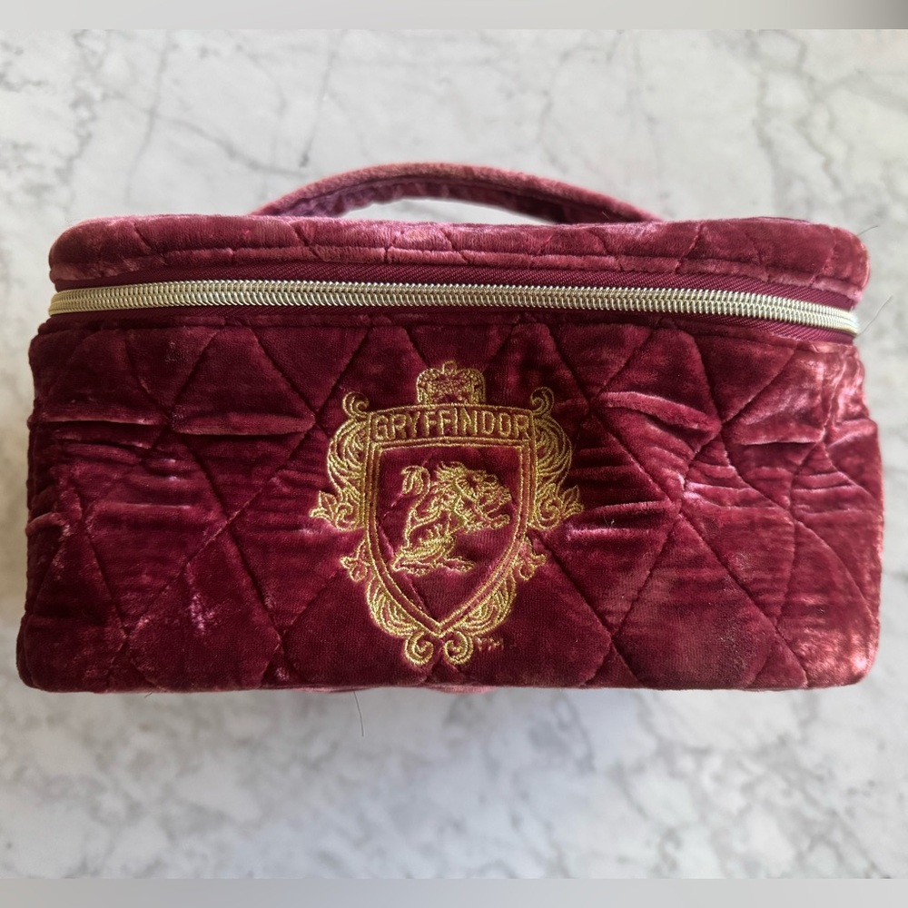 Pottery Barn Teen Harry Potter Velvet Train Case Gryffindor